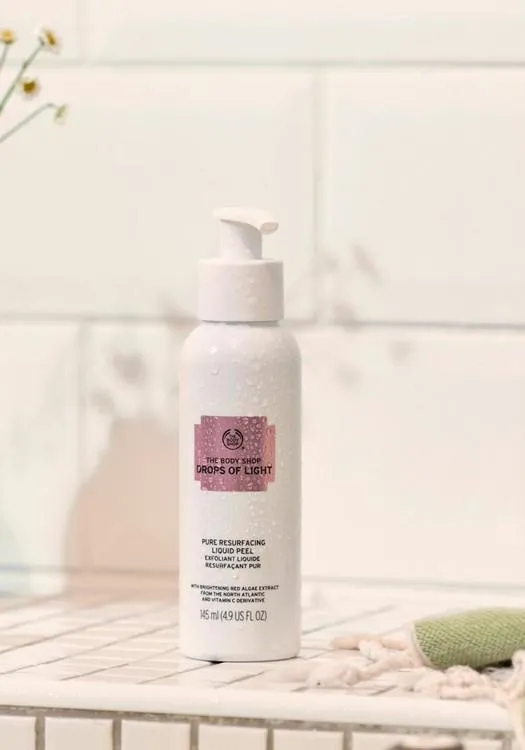 The Body Shop Drops Of Light Pure Resurfacimg Liquid Peel